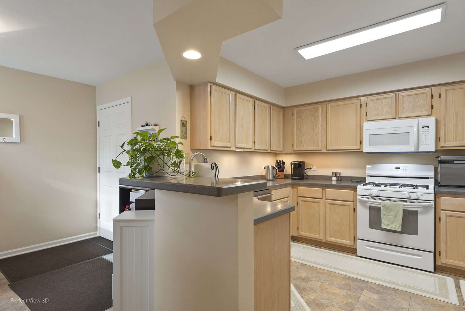 121 Pembroke Circle, Lake Bluff, IL 60044