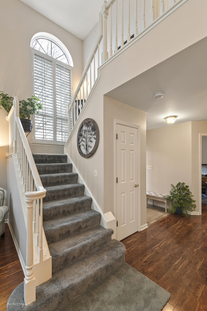 121 Pembroke Circle, Lake Bluff, IL 60044