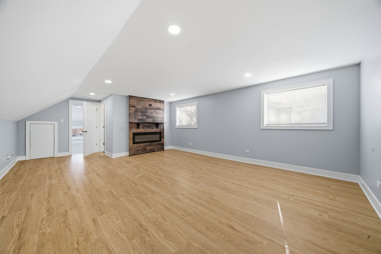 12315 S Morgan Street, Calumet Park, IL 60827