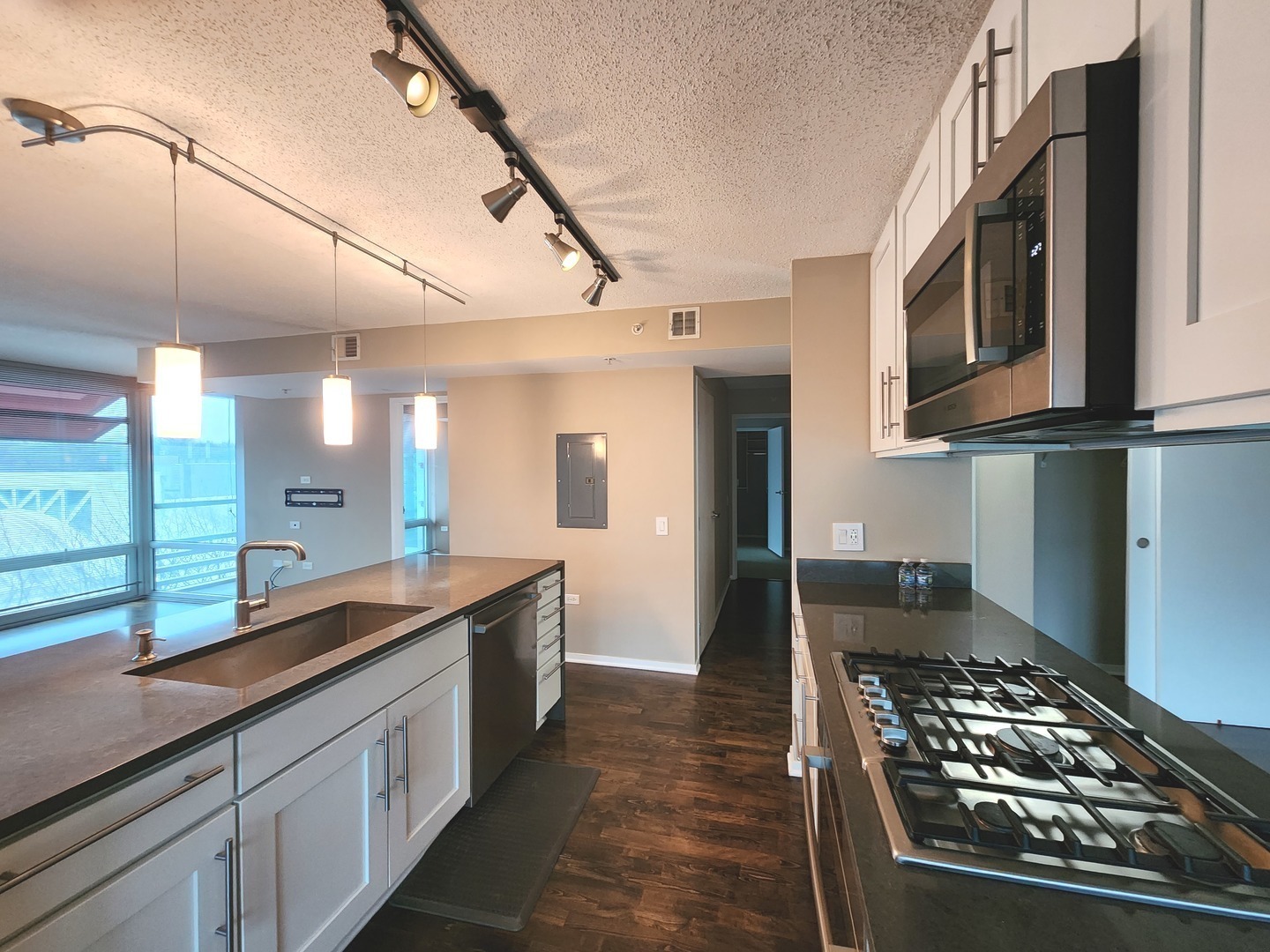 9655 Woods Drive #512, Skokie, IL 60077