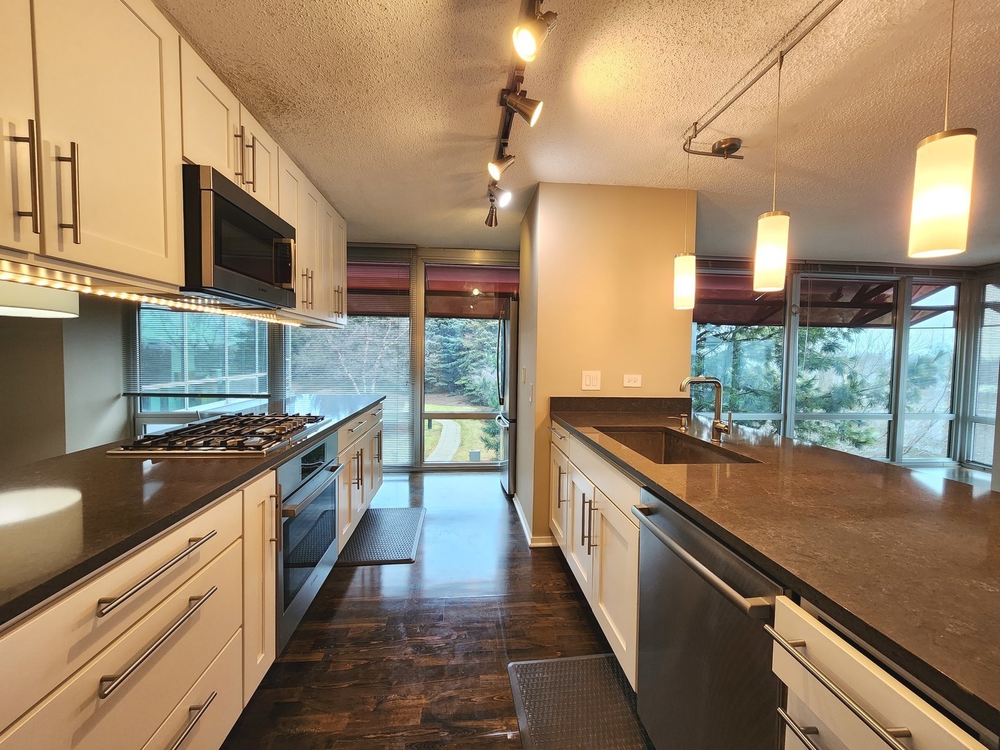 9655 Woods Drive #512, Skokie, IL 60077