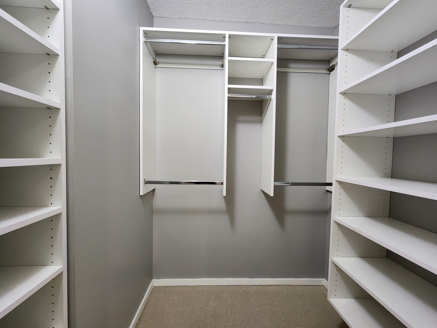 9655 Woods Drive #512, Skokie, IL 60077