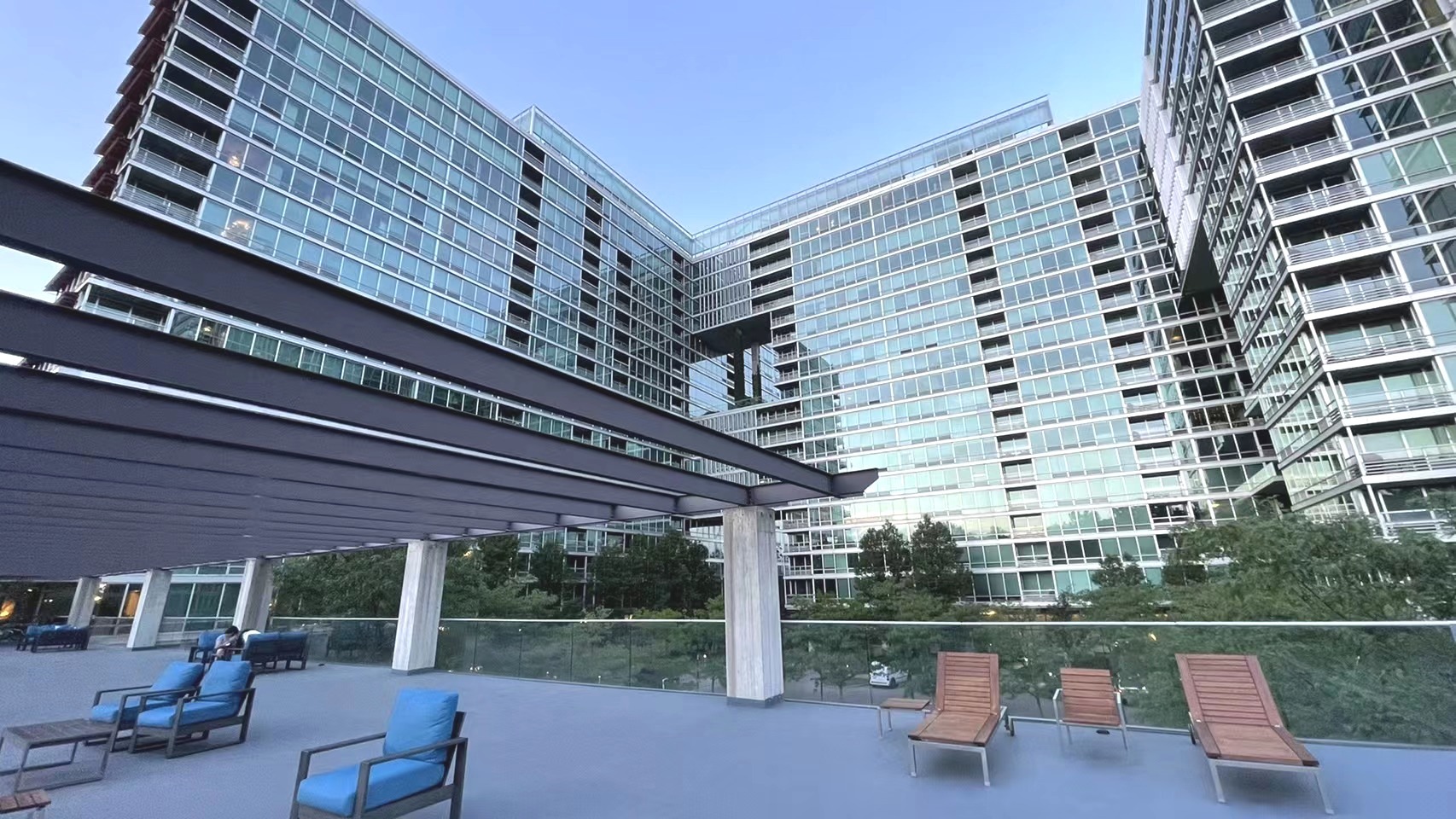 9655 Woods Drive #512, Skokie, IL 60077