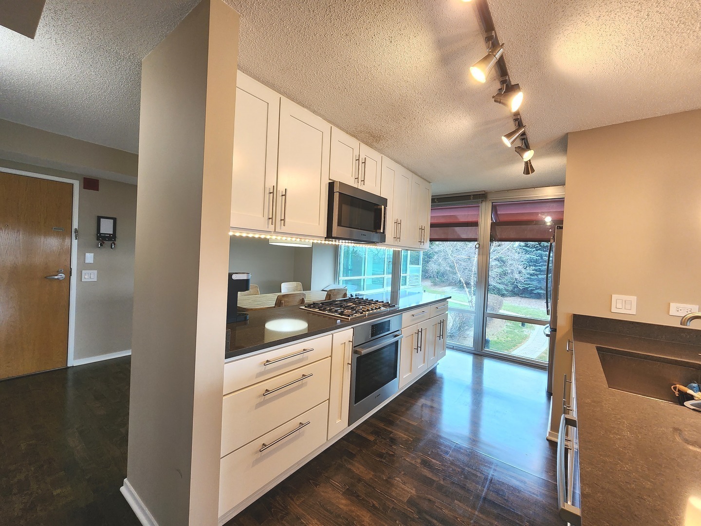 9655 Woods Drive #512, Skokie, IL 60077