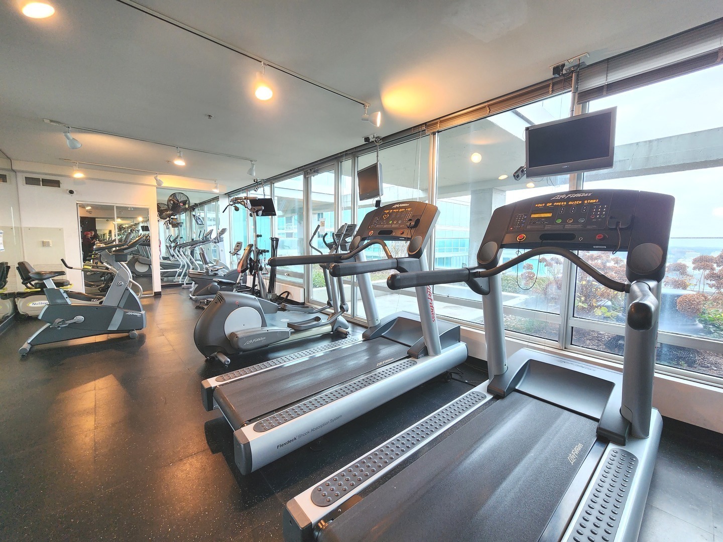 9655 Woods Drive #512, Skokie, IL 60077