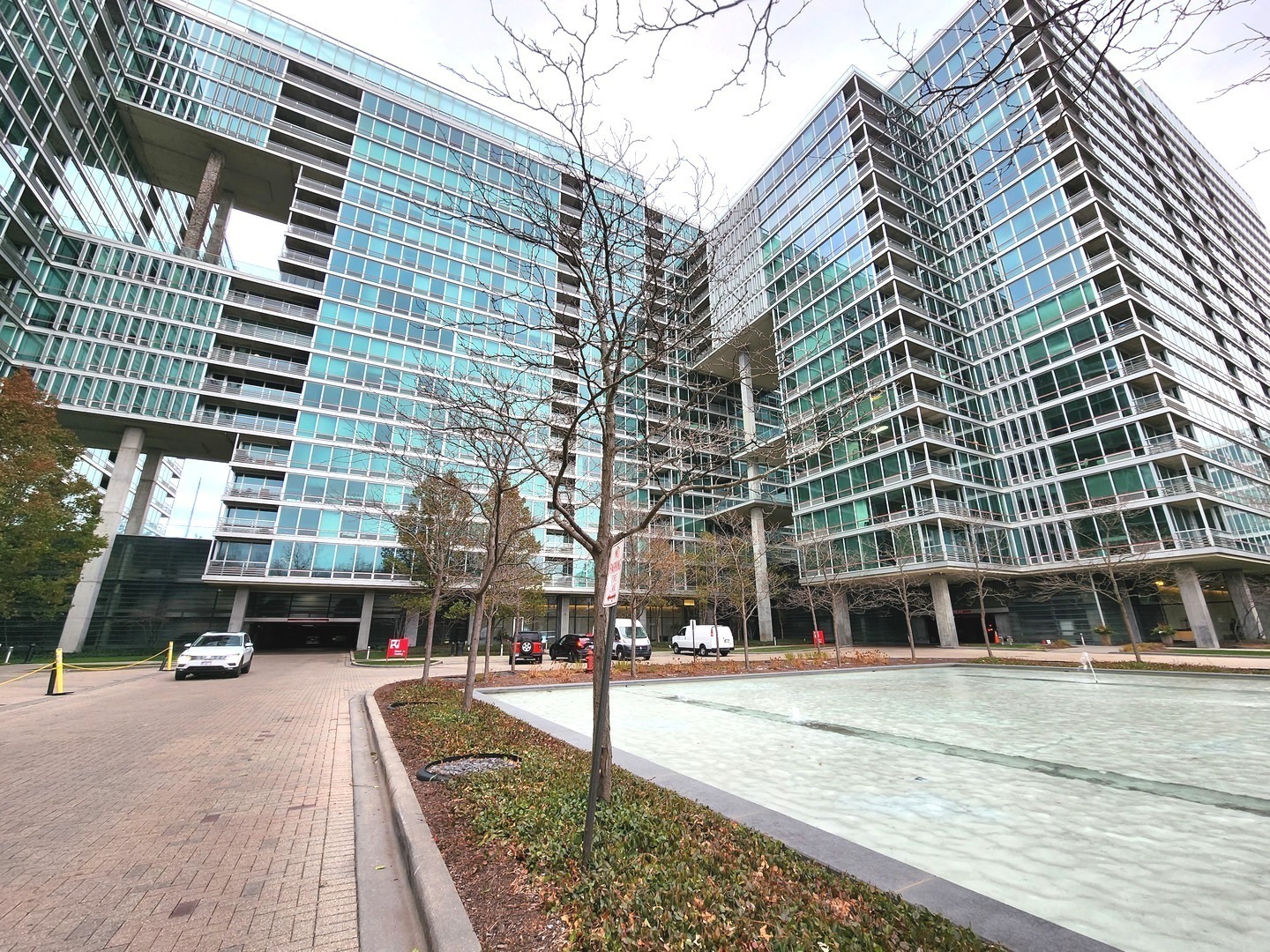 9655 Woods Drive #512, Skokie, IL 60077