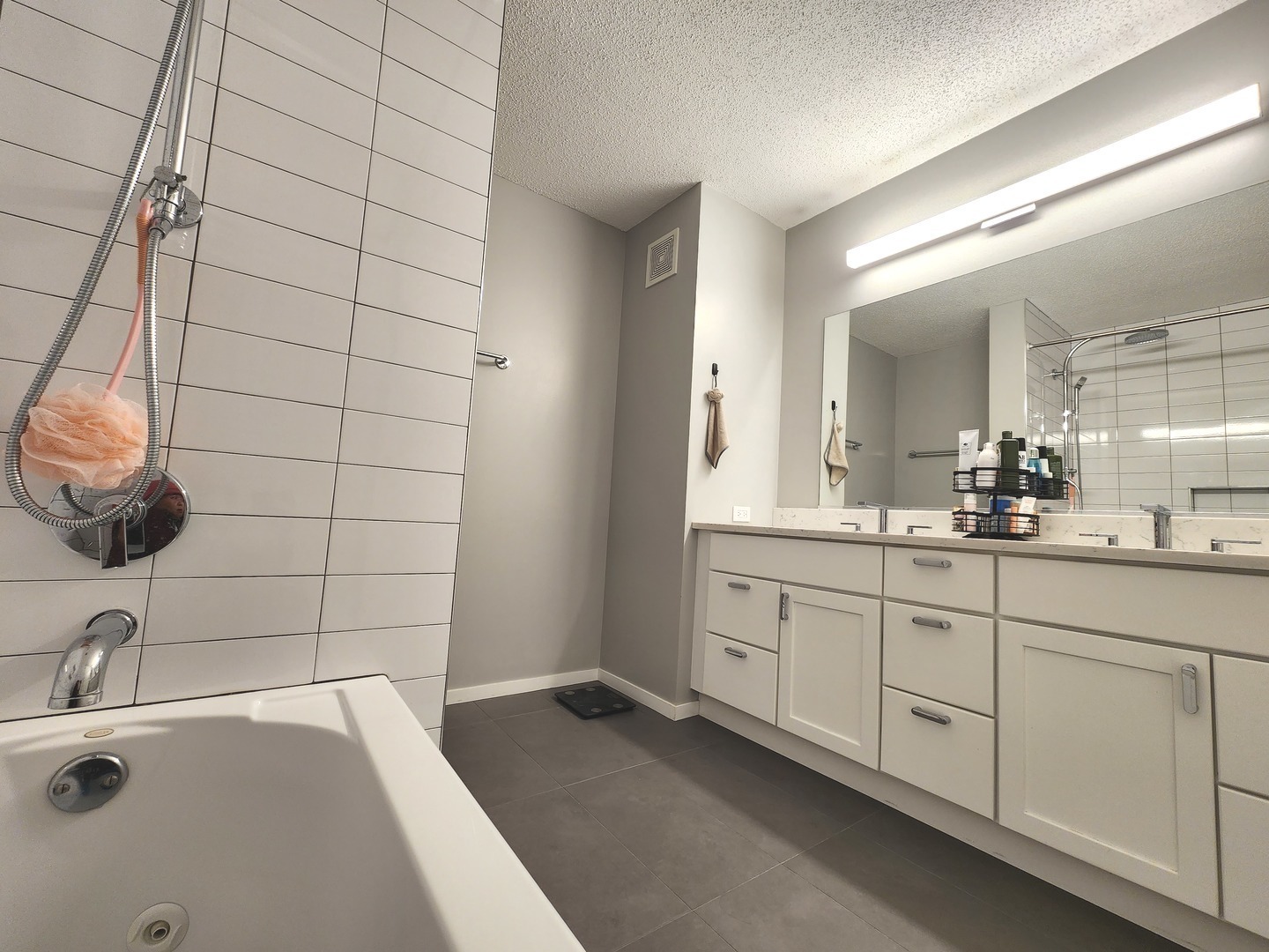 9655 Woods Drive #512, Skokie, IL 60077