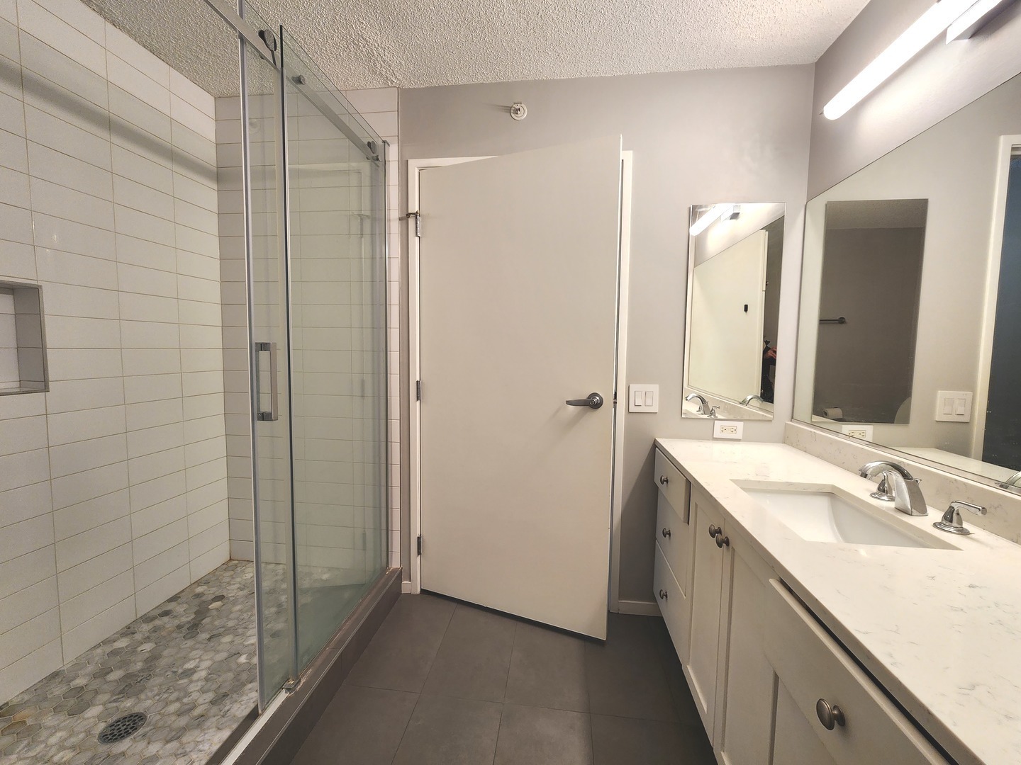 9655 Woods Drive #512, Skokie, IL 60077