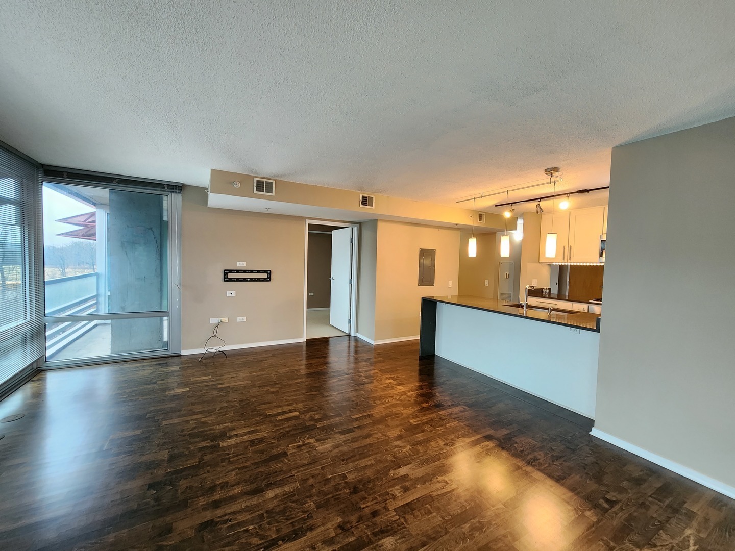 9655 Woods Drive #512, Skokie, IL 60077