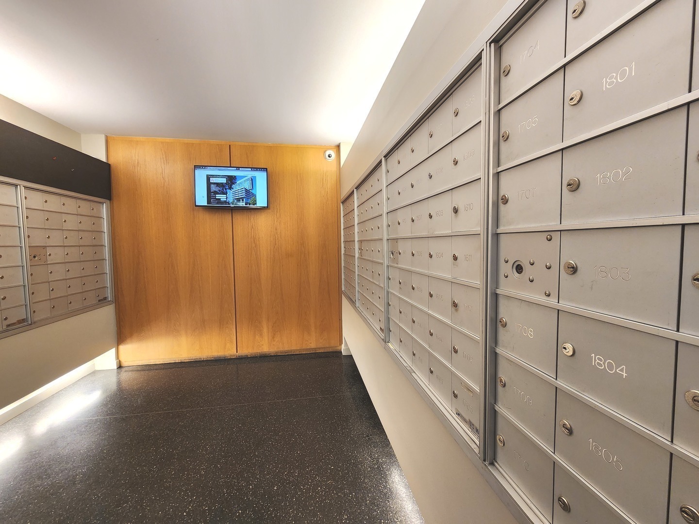 9655 Woods Drive #512, Skokie, IL 60077