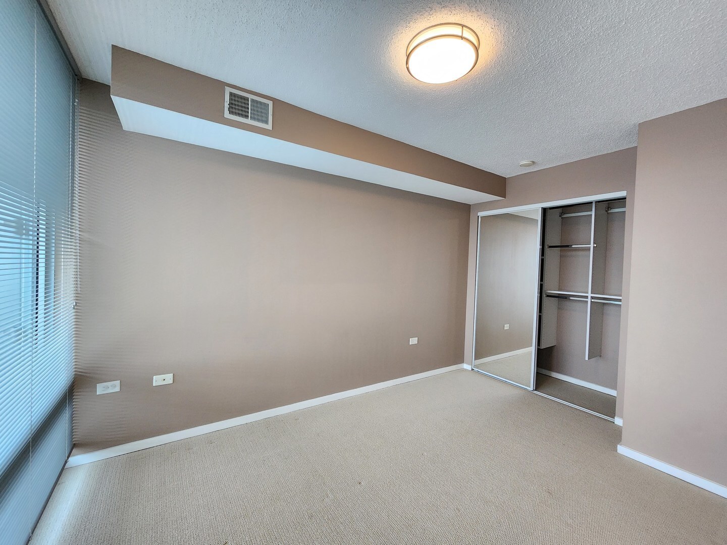 9655 Woods Drive #512, Skokie, IL 60077