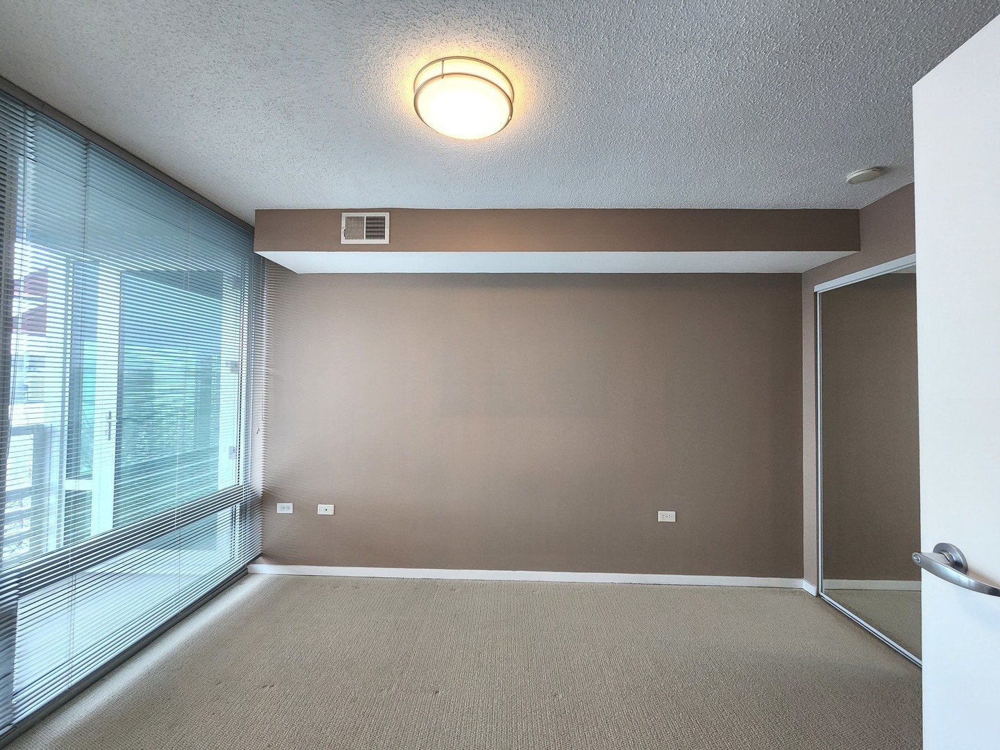 9655 Woods Drive #512, Skokie, IL 60077