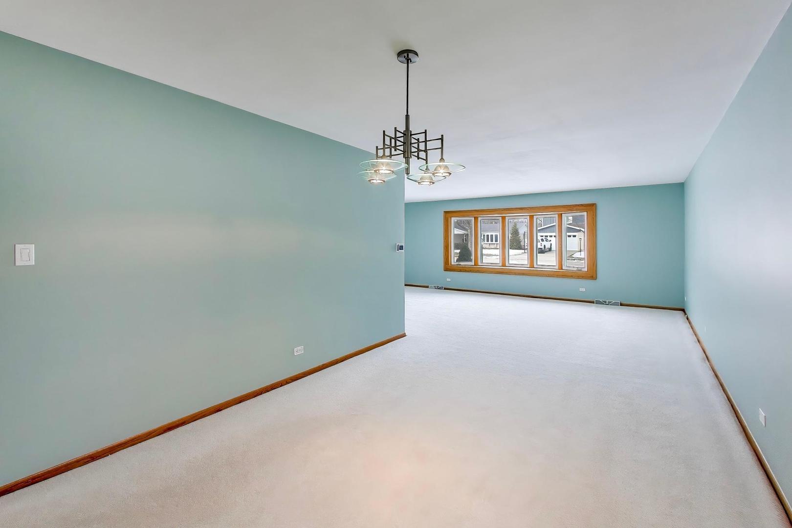 1433 Lois Avenue, Park Ridge, IL 60068