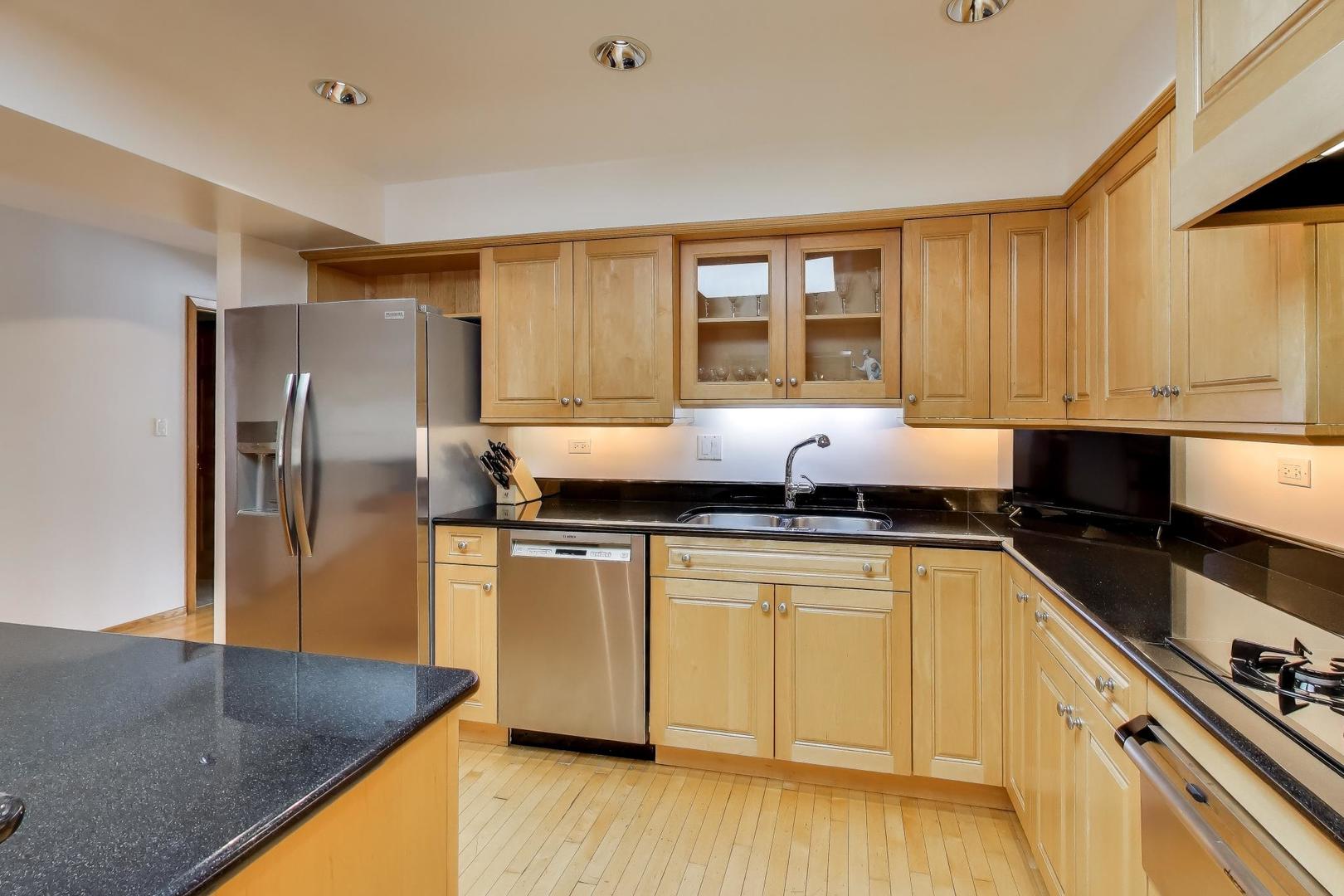 1433 Lois Avenue, Park Ridge, IL 60068