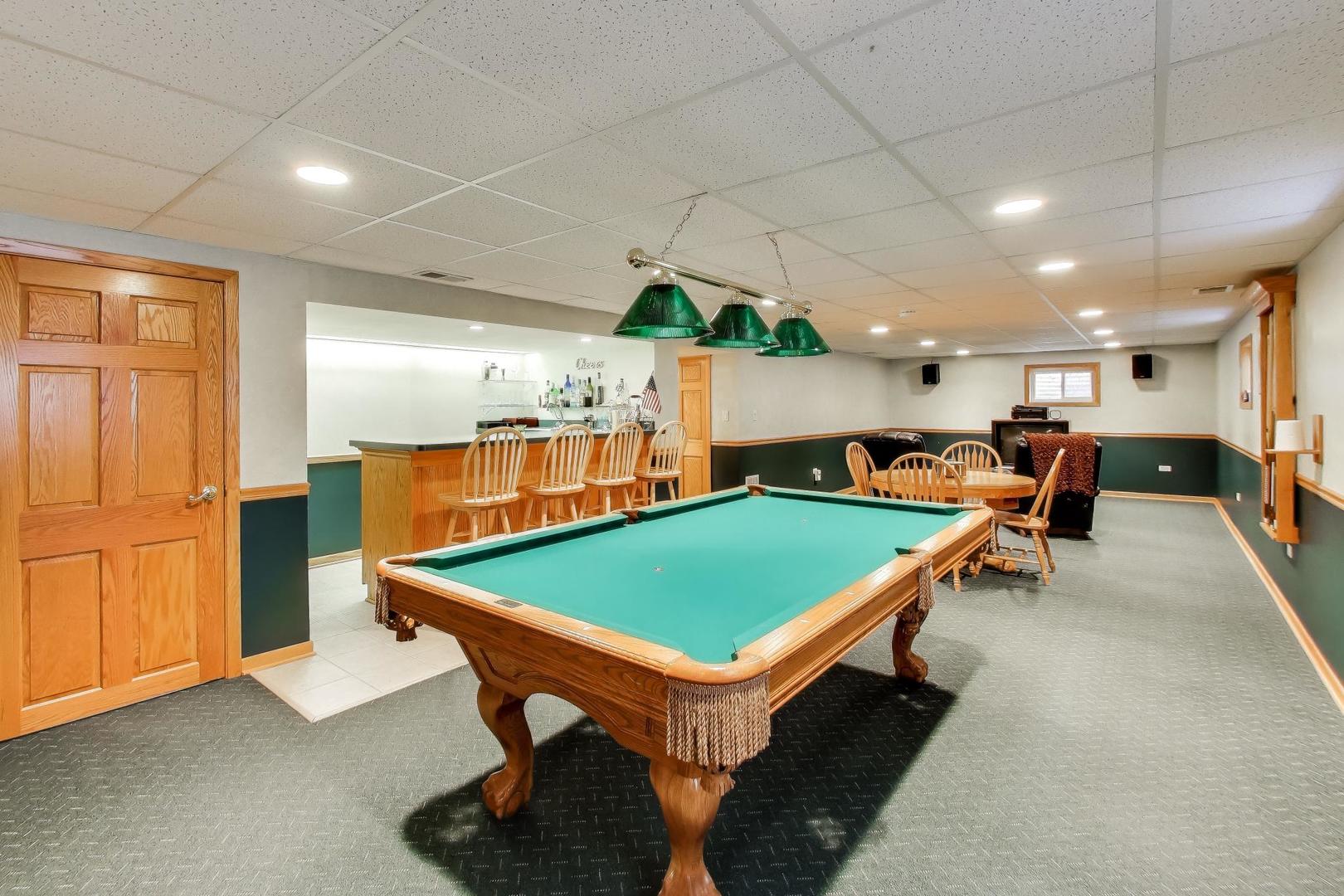 1433 Lois Avenue, Park Ridge, IL 60068