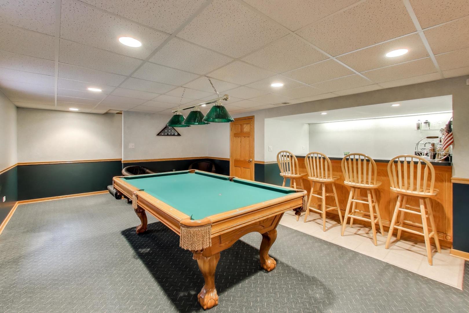 1433 Lois Avenue, Park Ridge, IL 60068