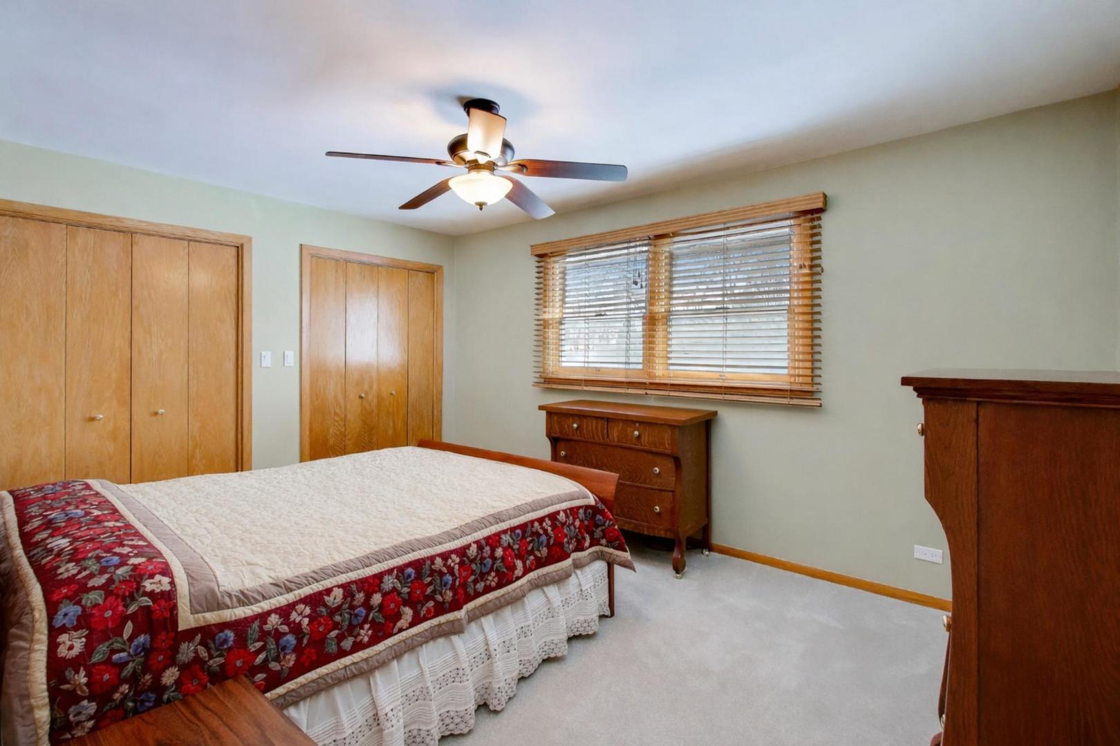 1433 Lois Avenue, Park Ridge, IL 60068