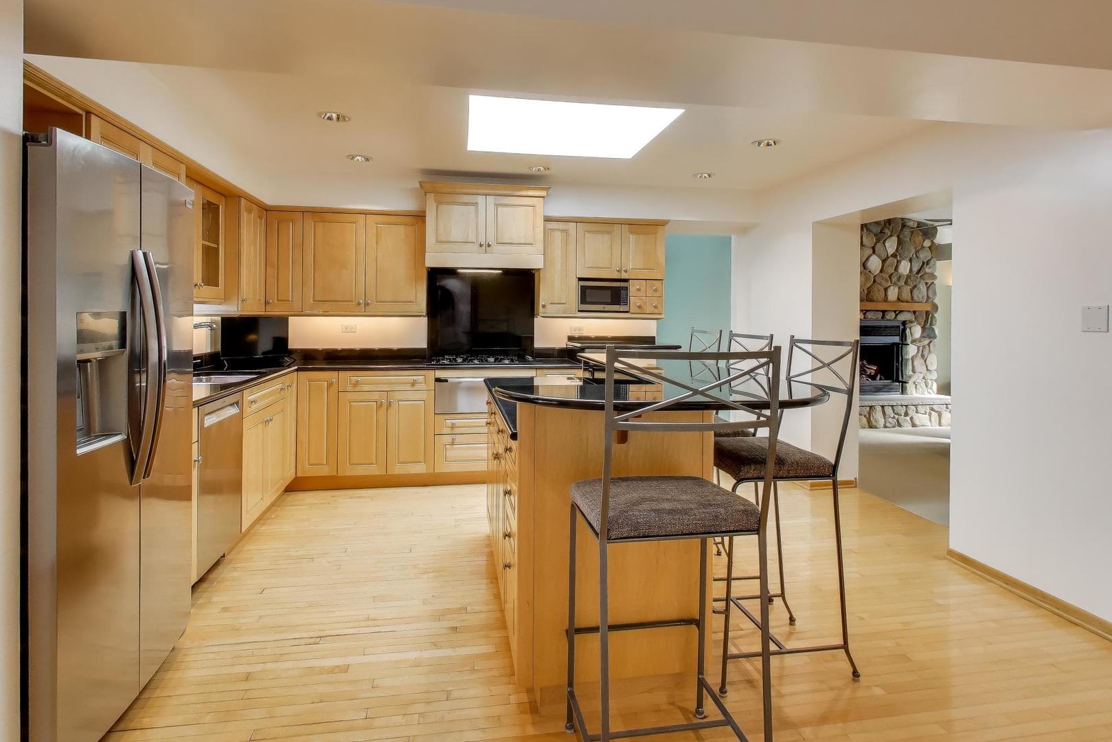 1433 Lois Avenue, Park Ridge, IL 60068