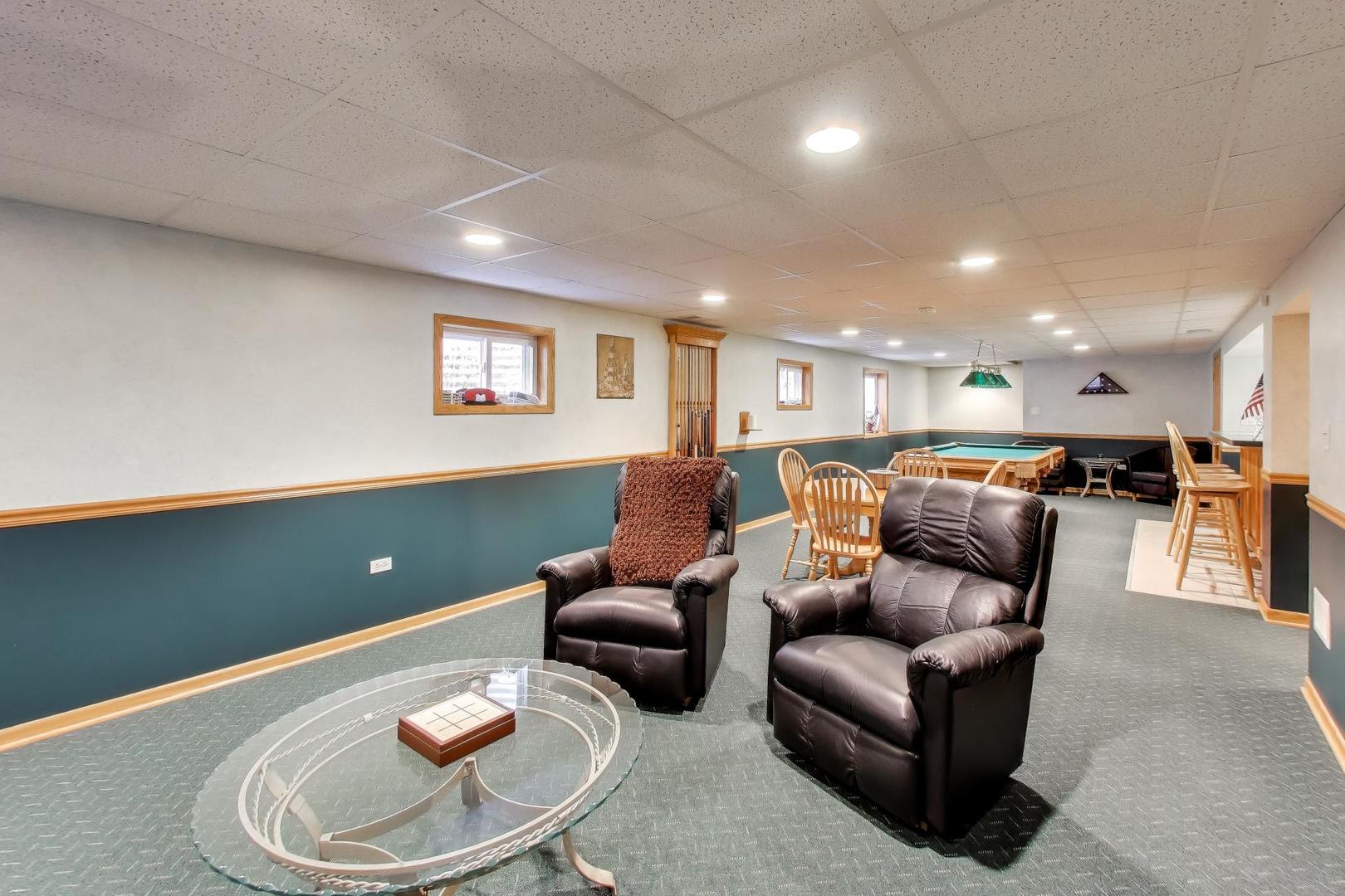 1433 Lois Avenue, Park Ridge, IL 60068