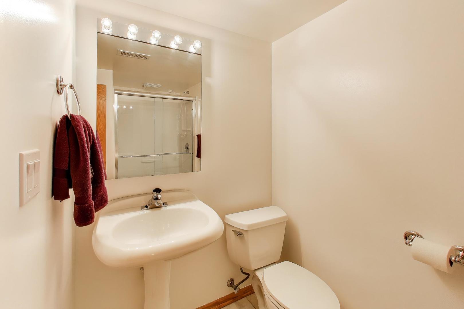 1433 Lois Avenue, Park Ridge, IL 60068