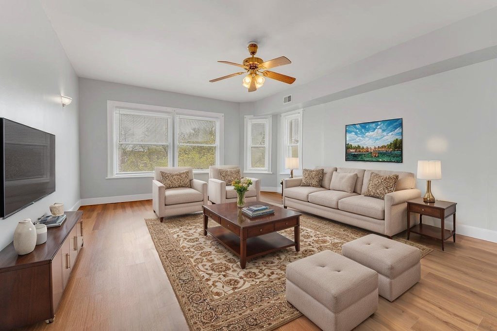 8012 S Essex Avenue #3S, Chicago, IL 60617