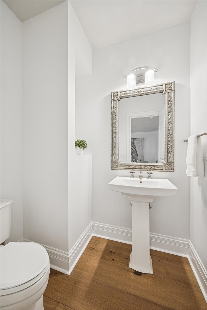 86 W KENNEDY Lane, Hinsdale, IL 60521