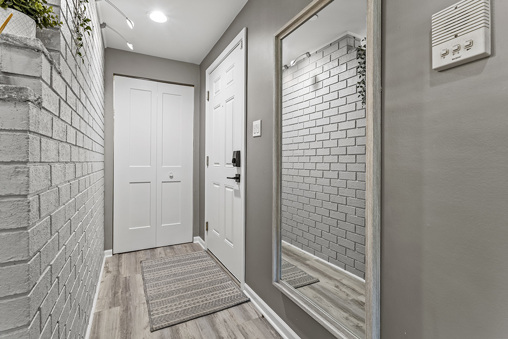 9954 S 84th Terrace #109, Palos Hills, IL 60465