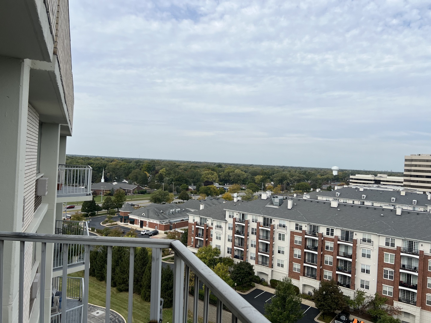 20 N Tower Road #12E, Oak Brook, IL 60523