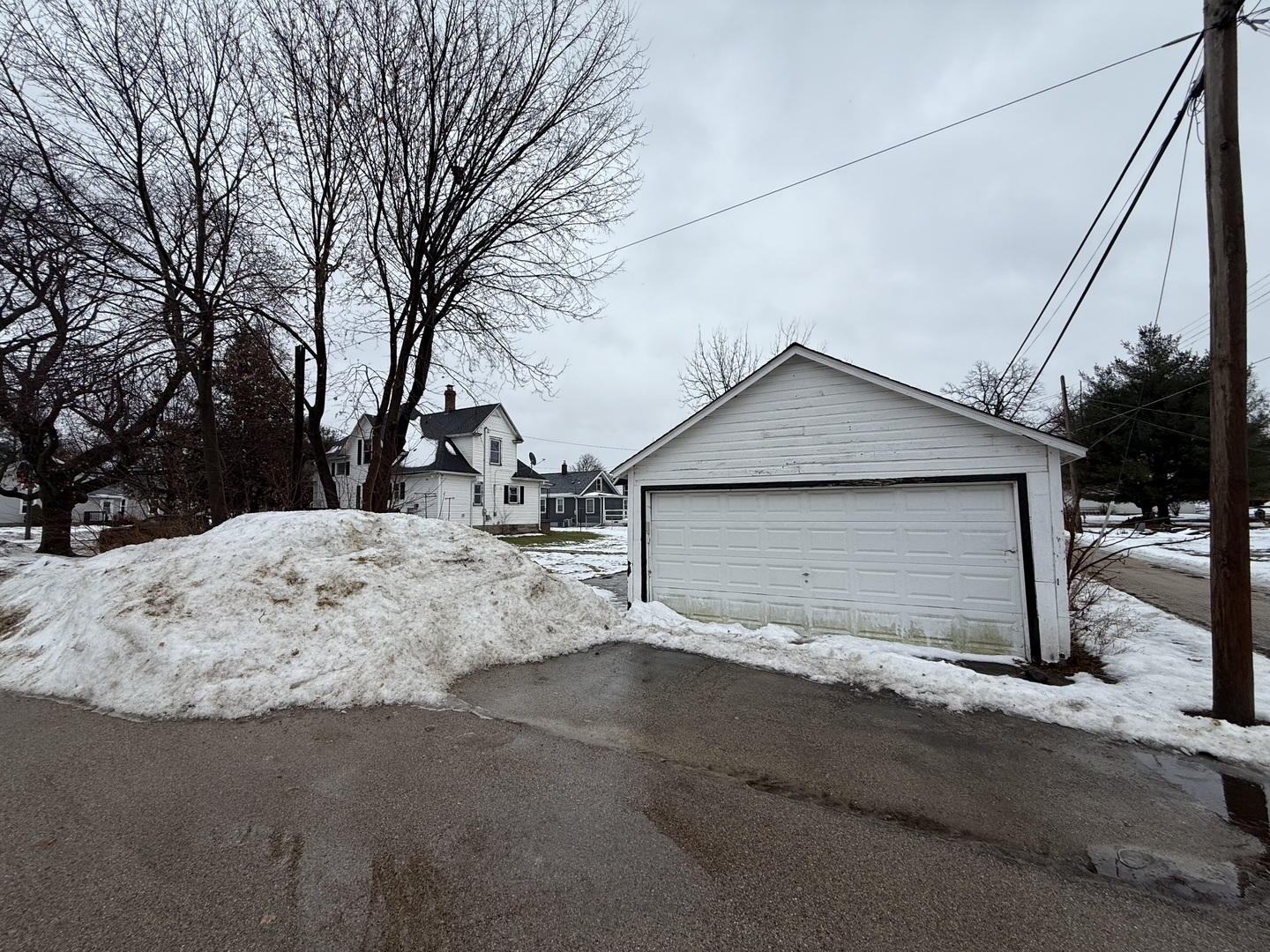 201 S Elida Street, Winnebago, IL 61088