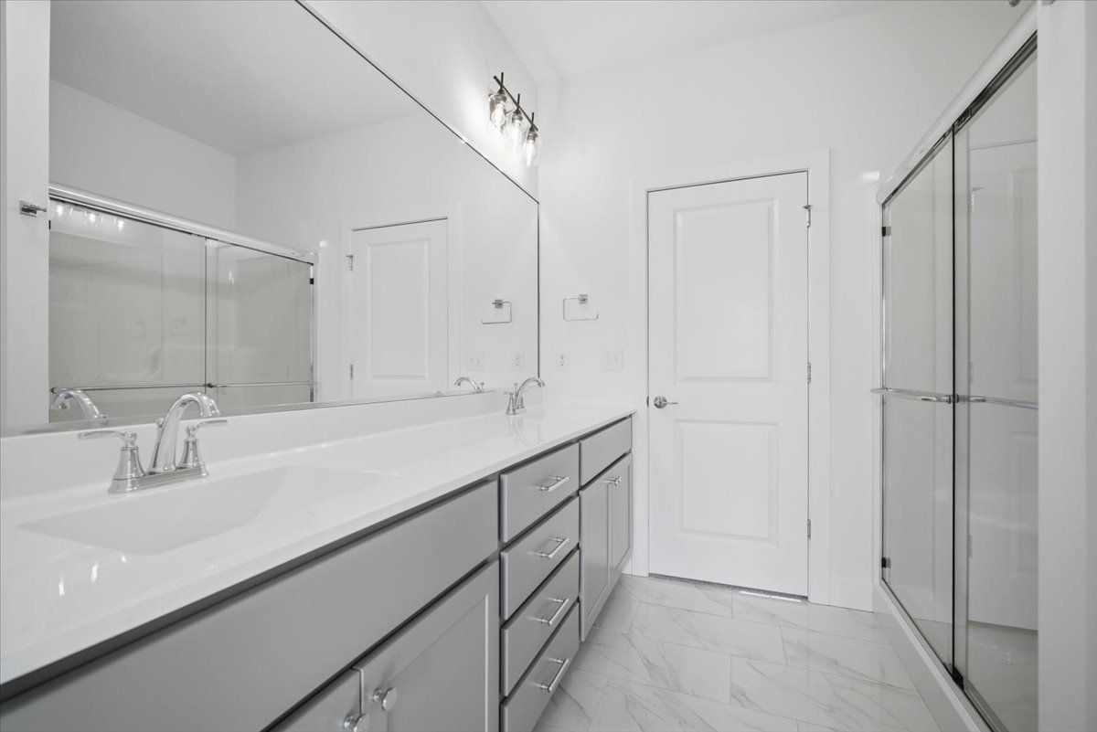 807 Verkler Court, Bloomington, IL 61704