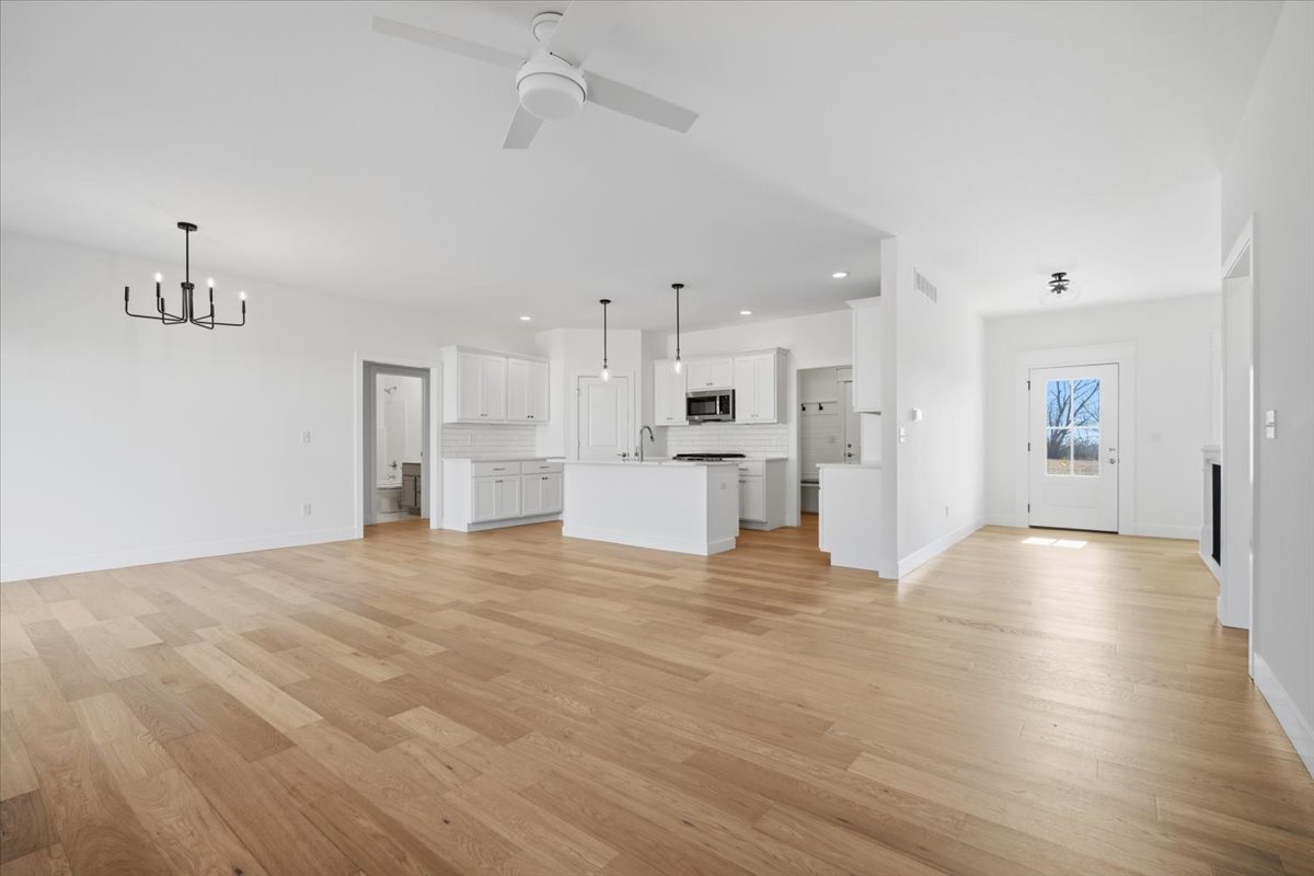 807 Verkler Court, Bloomington, IL 61704