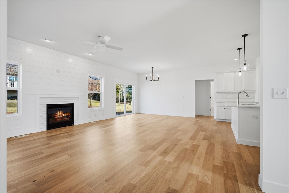 807 Verkler Court, Bloomington, IL 61704