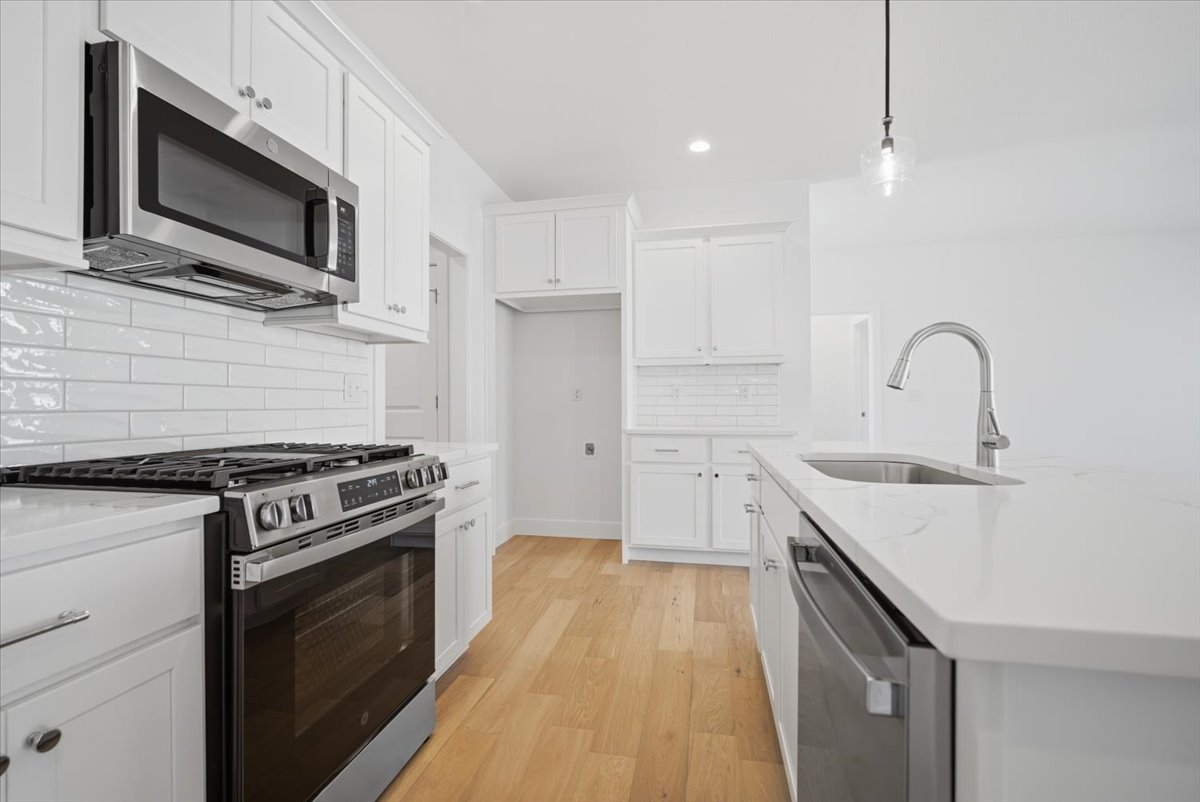 807 Verkler Court, Bloomington, IL 61704