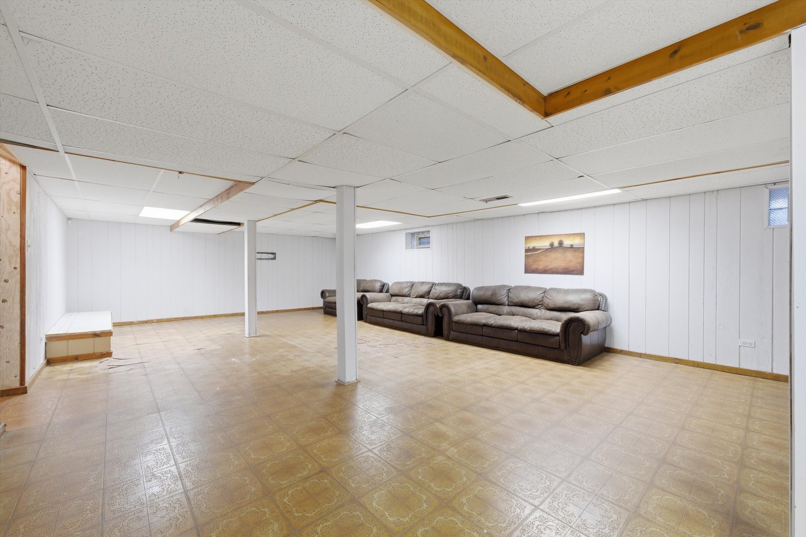 16861 Thackery Avenue, Oak Forest, IL 60452