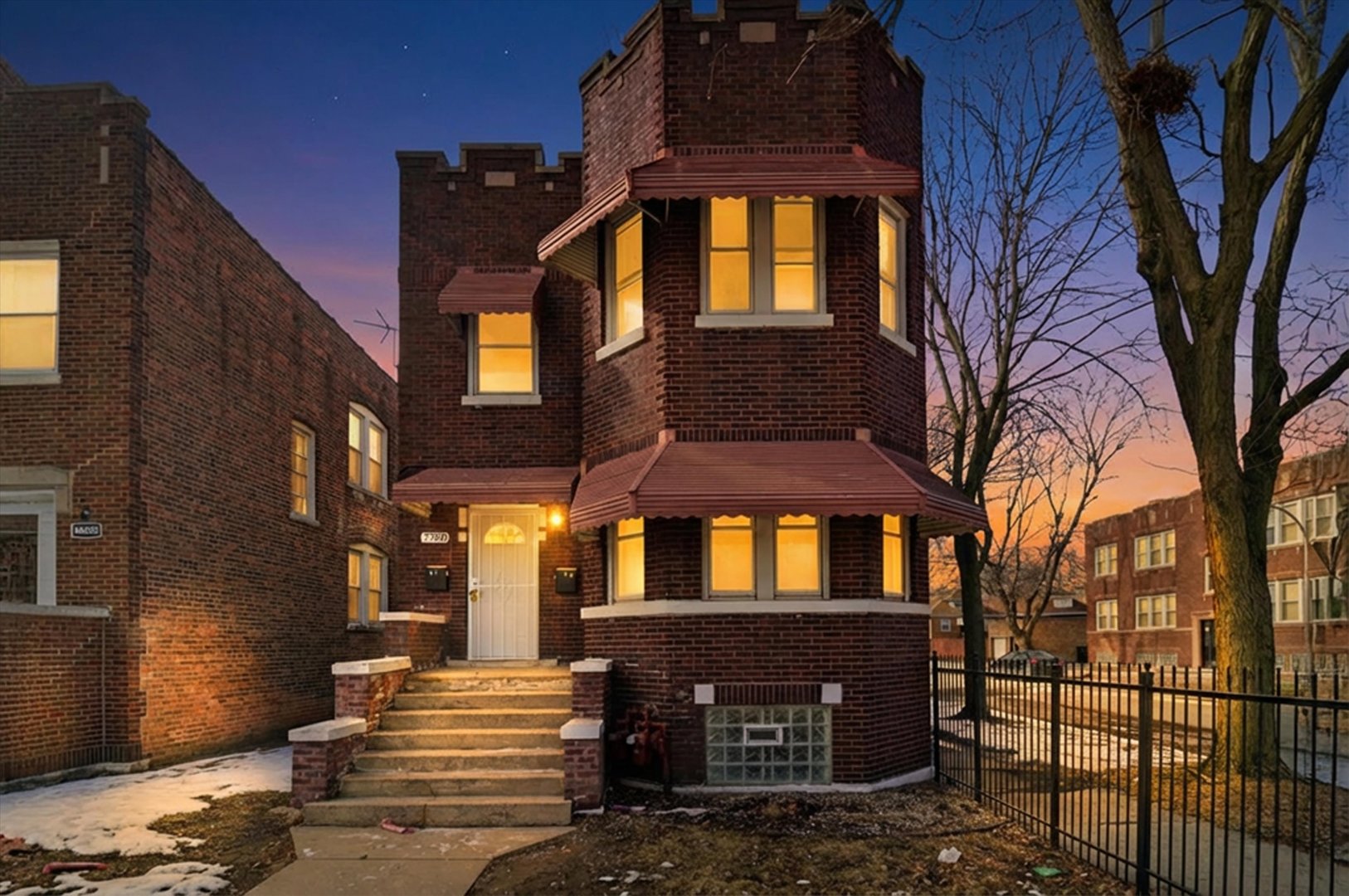 7700 S St. Lawrence Avenue, Chicago, IL 60619