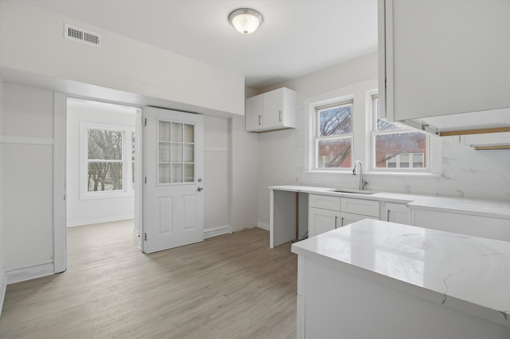 7700 S St. Lawrence Avenue, Chicago, IL 60619