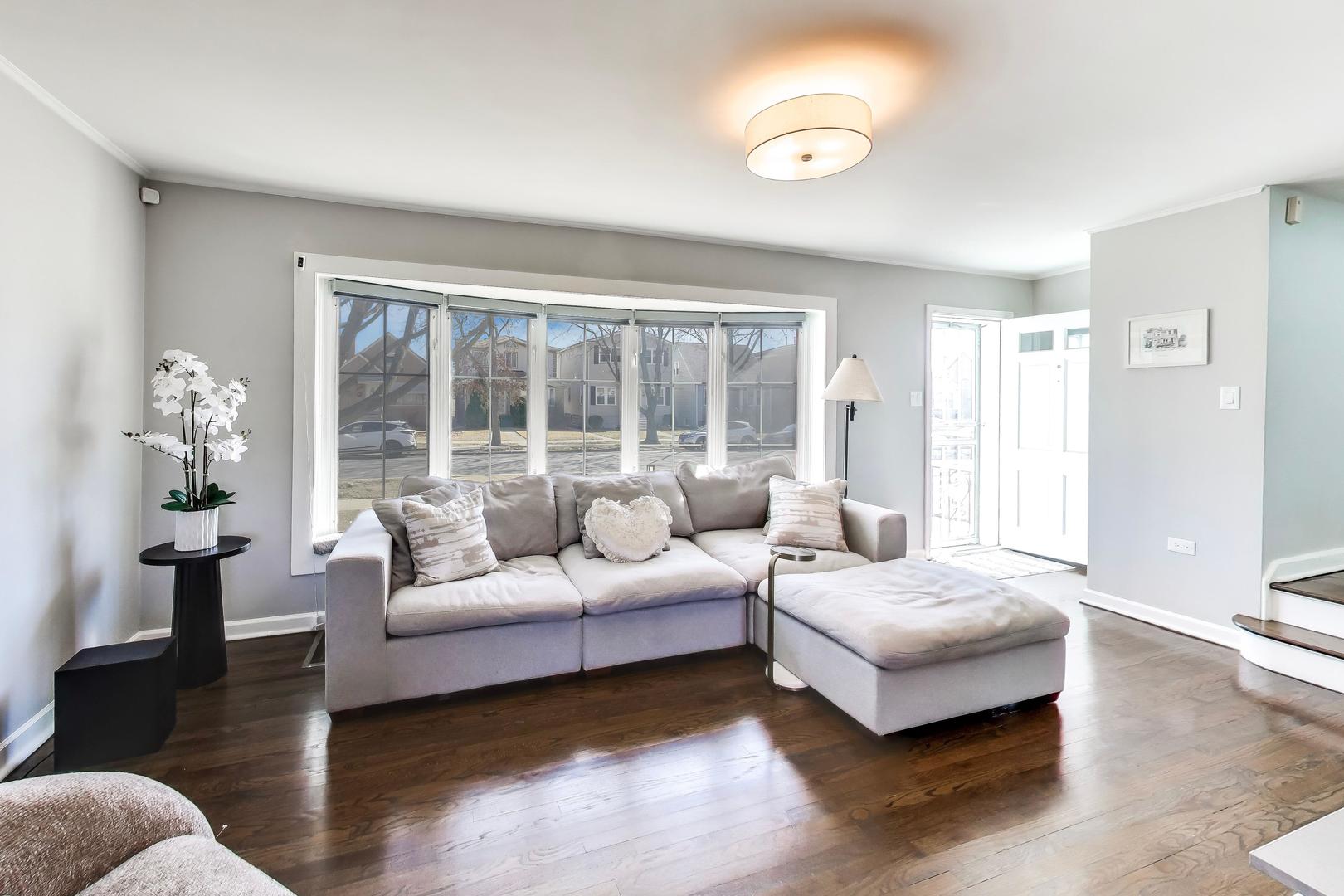 4138 N OLCOTT Avenue, Norridge, IL 60706