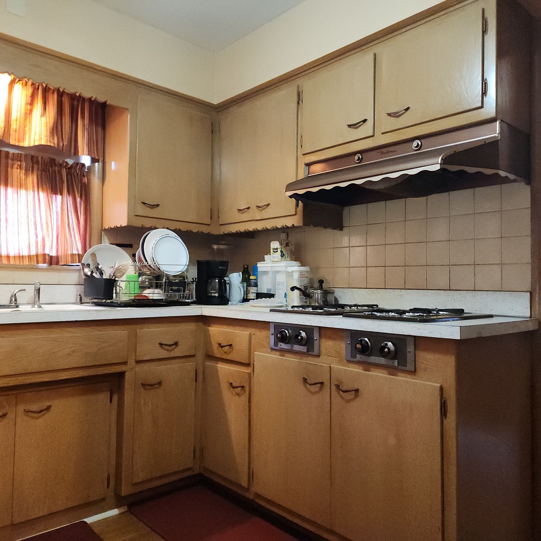 16646 Maryland Avenue, South Holland, IL 60473