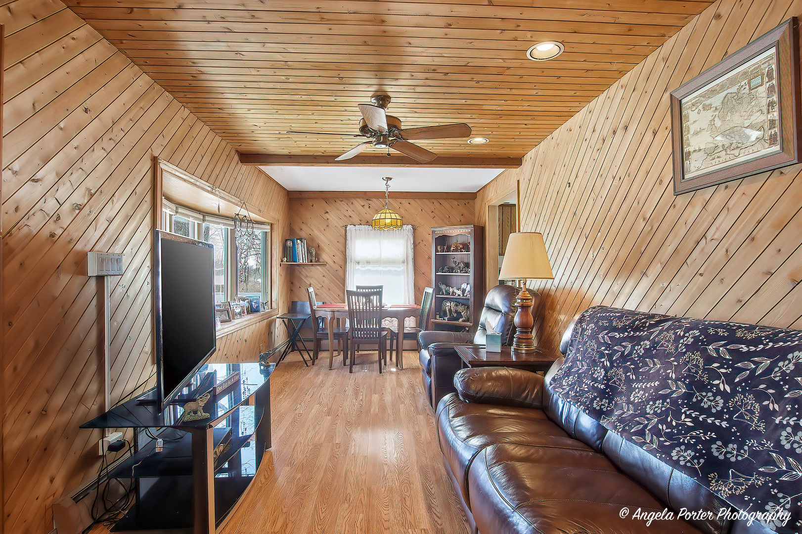 42224 N Lakeview Drive, Antioch, IL 60002