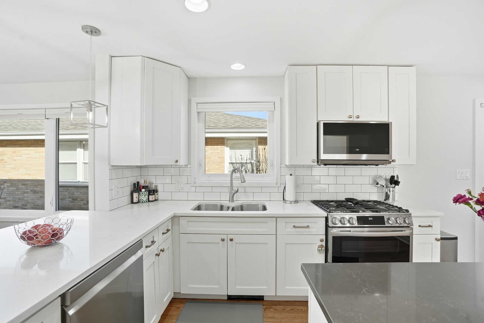 1201 S Knight Avenue, Park Ridge, IL 60068