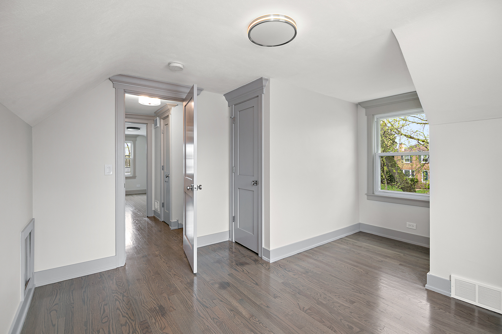 797 S Spring Road, Elmhurst, IL 60126