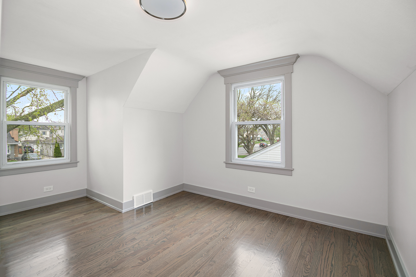 797 S Spring Road, Elmhurst, IL 60126