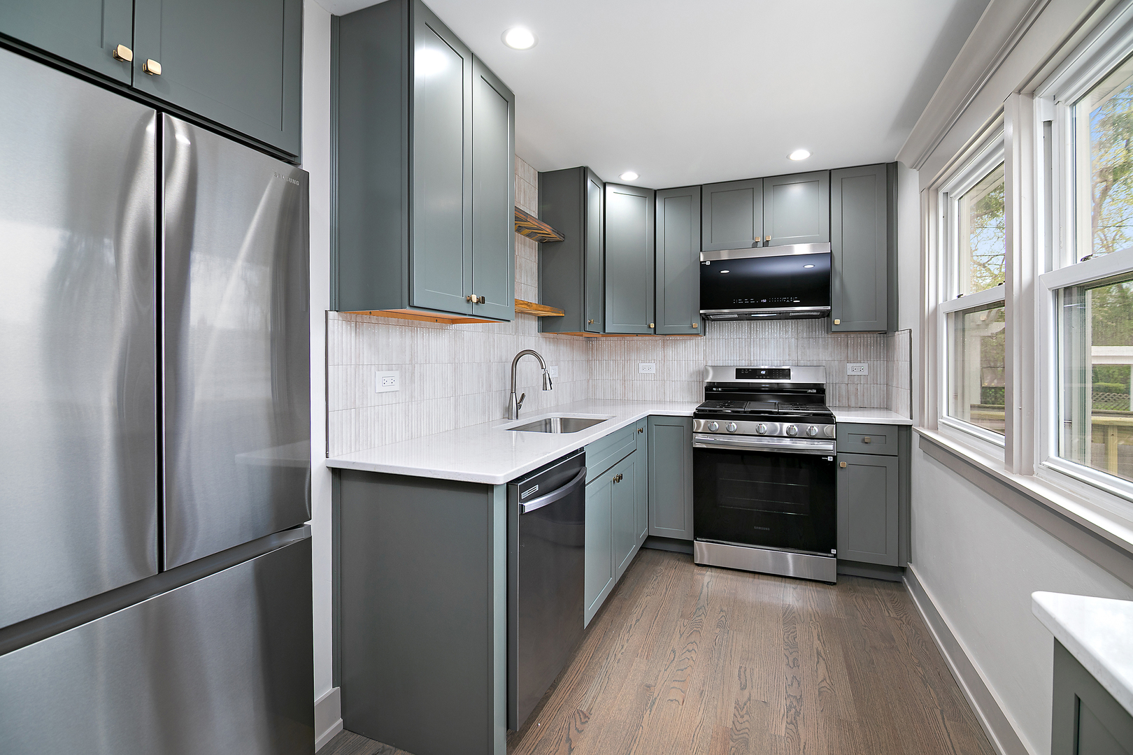 797 S Spring Road, Elmhurst, IL 60126