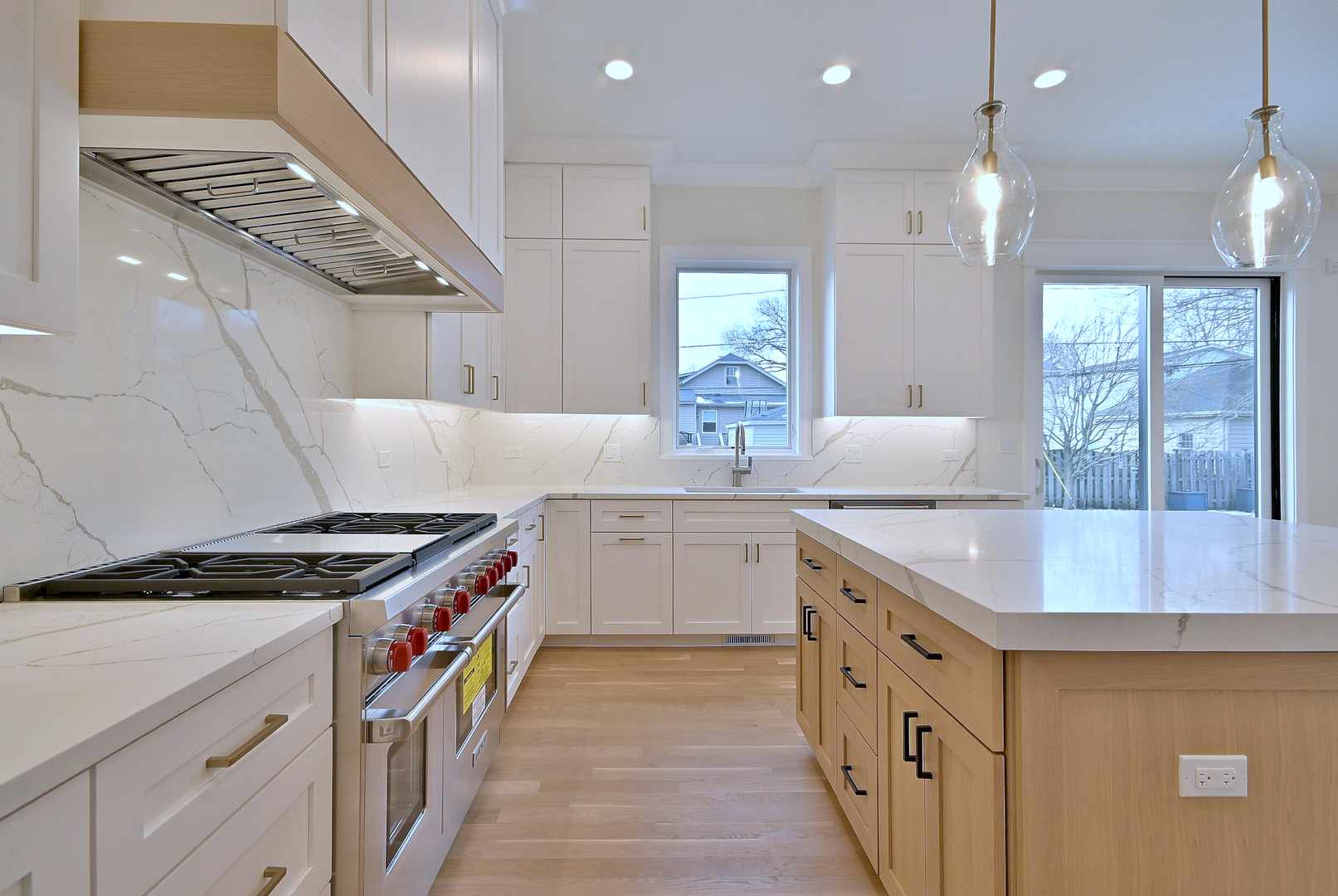 570 S Parkside Avenue, Elmhurst, IL 60126