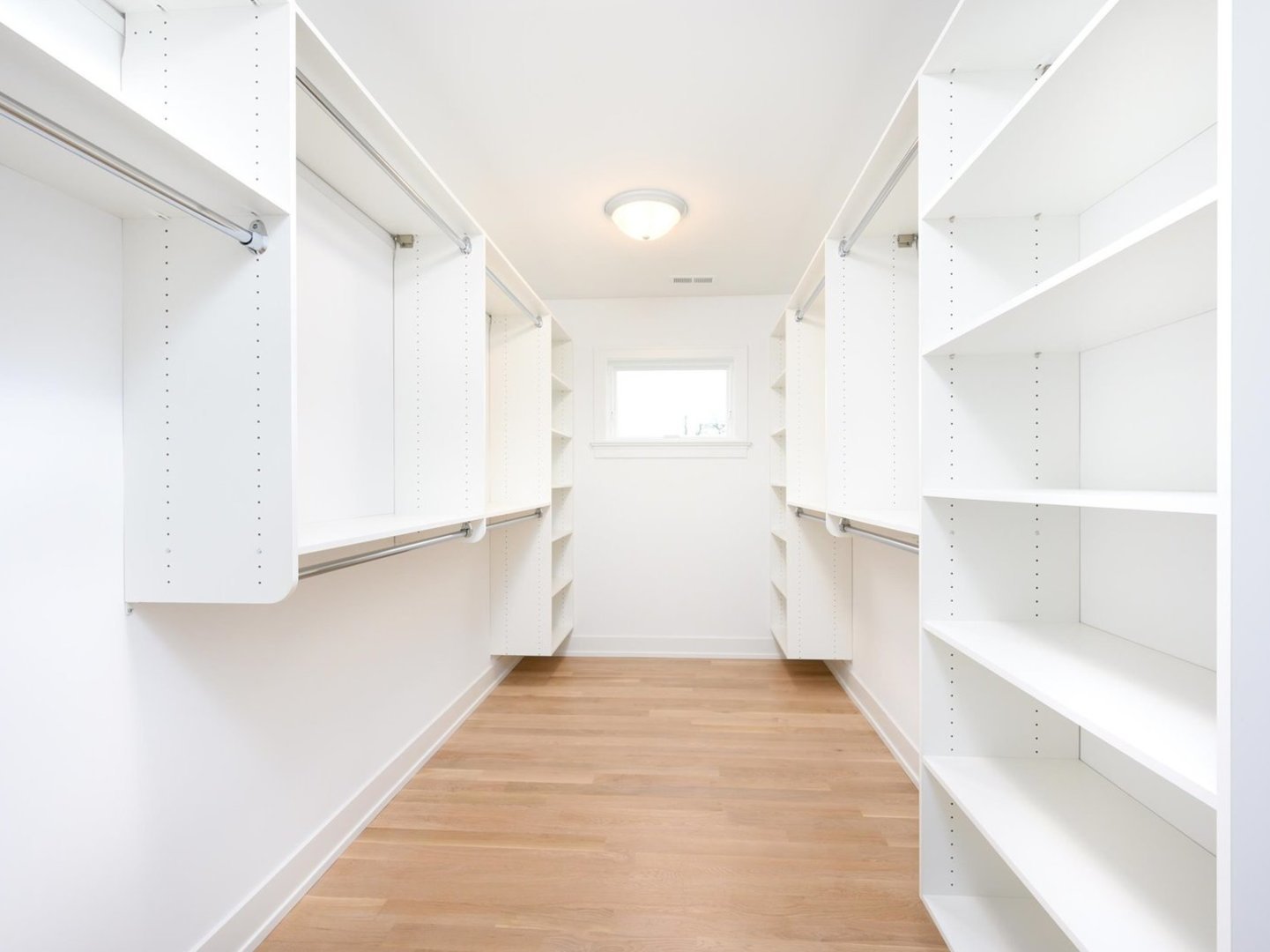 570 S Parkside Avenue, Elmhurst, IL 60126