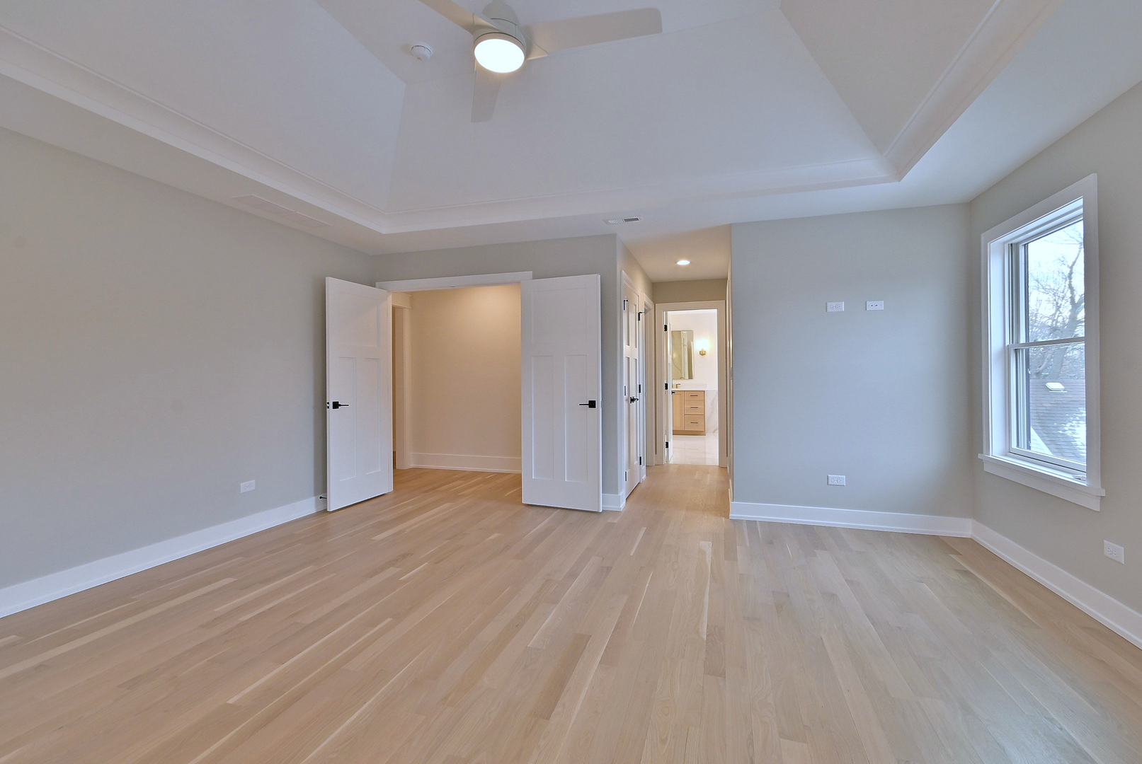 570 S Parkside Avenue, Elmhurst, IL 60126