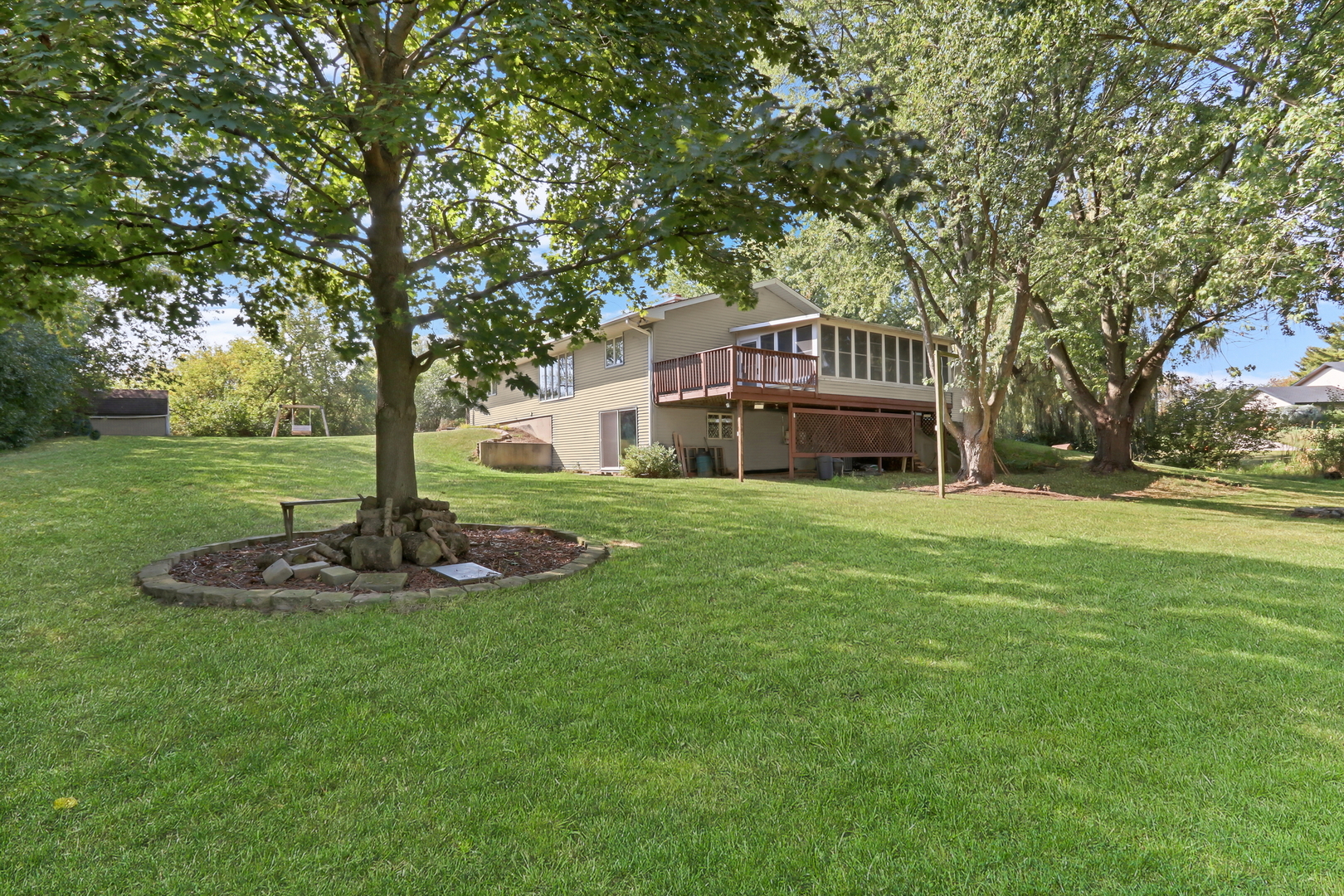 43411 N Lynn Dale Drive, Zion, IL 60099