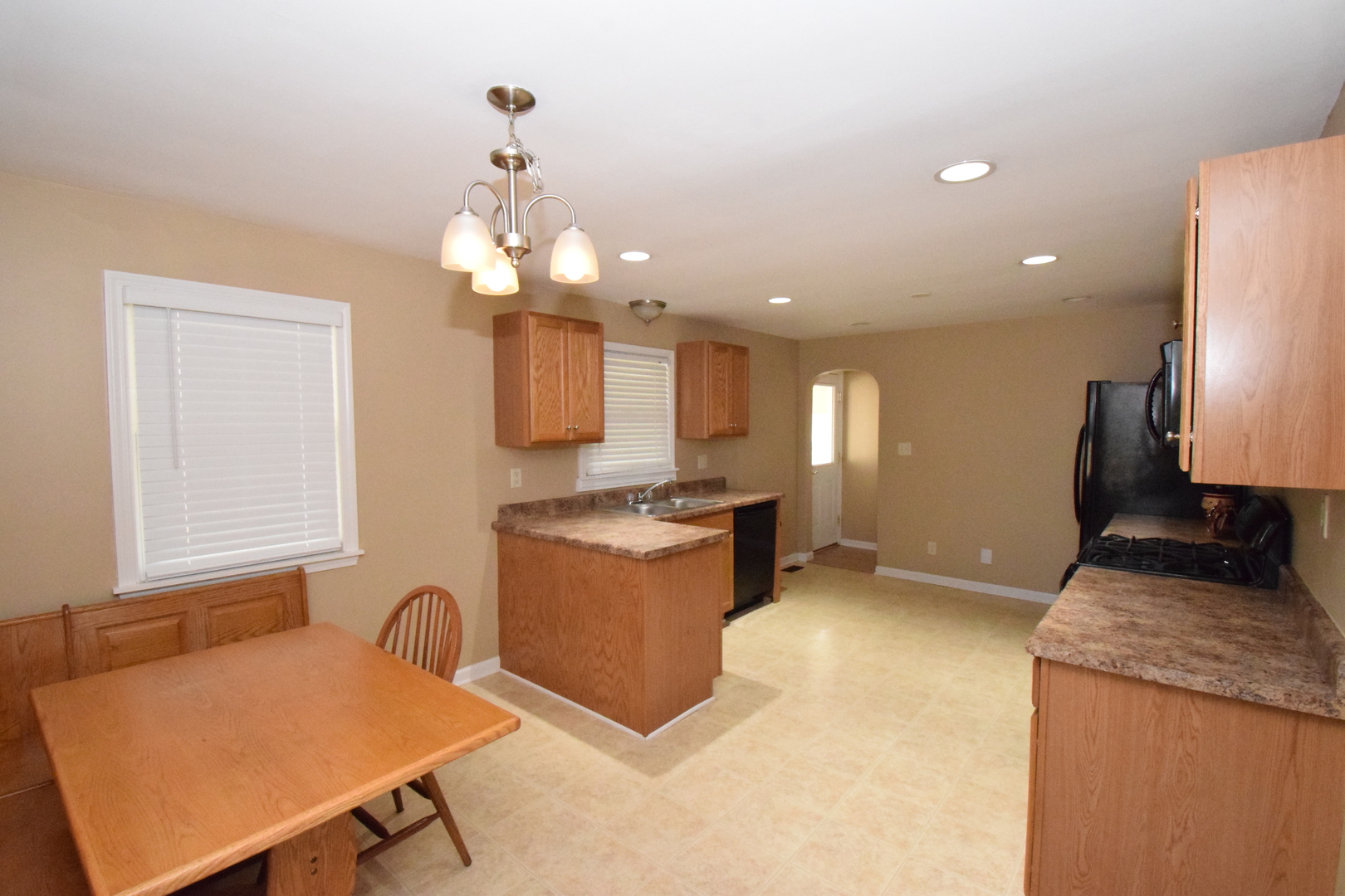 477 W Spring Street, South Elgin, IL 60177