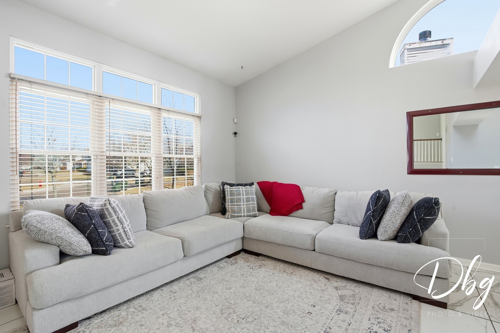 389 E Cherry Cove Lane, Round Lake Beach, IL 60073