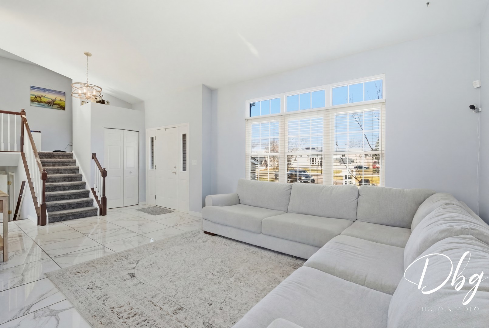 389 E Cherry Cove Lane, Round Lake Beach, IL 60073